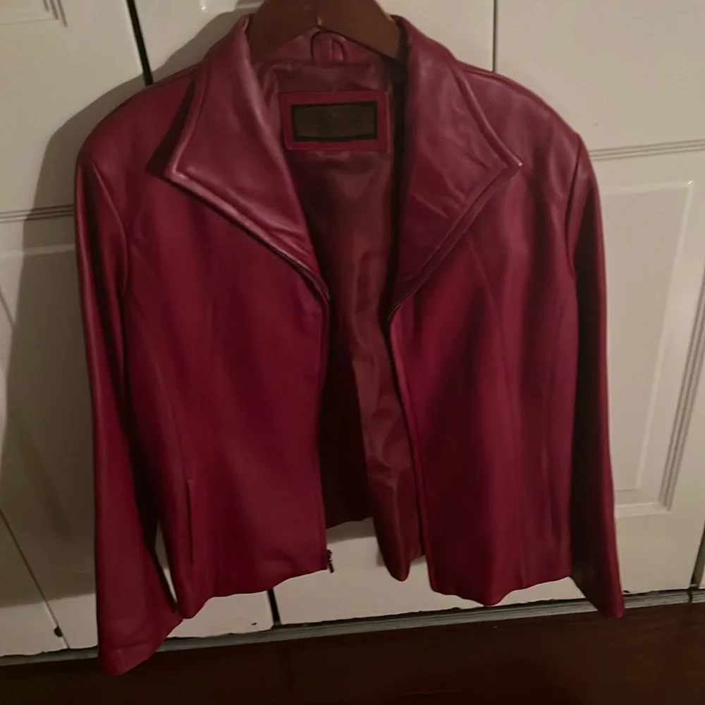 Burgundy leather jacket - Picture 1 of 4